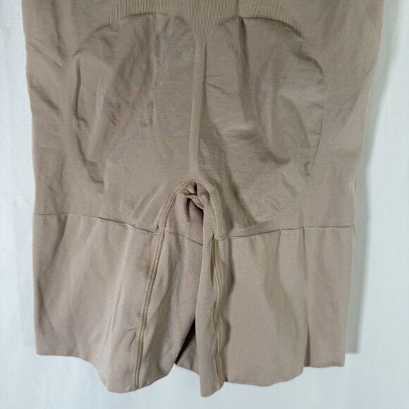 Spanx Shapewear Shorts Women's Medium Beige Pull On 7" Inseam Stretch - Picture 8 of 9